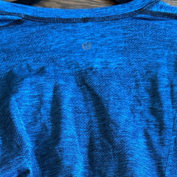 Lululemon Men’s Tech Workout Blue Shirt Size M - Picture 3 of 3